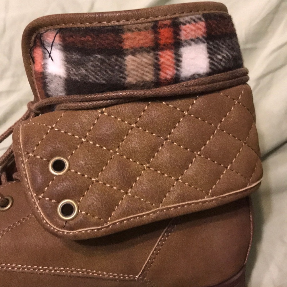 Very cute boots!! - Picture 2 of 3